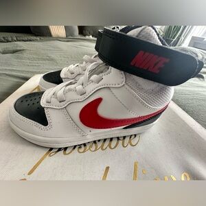 Nike boy Kids' White and Red Sneakers sport